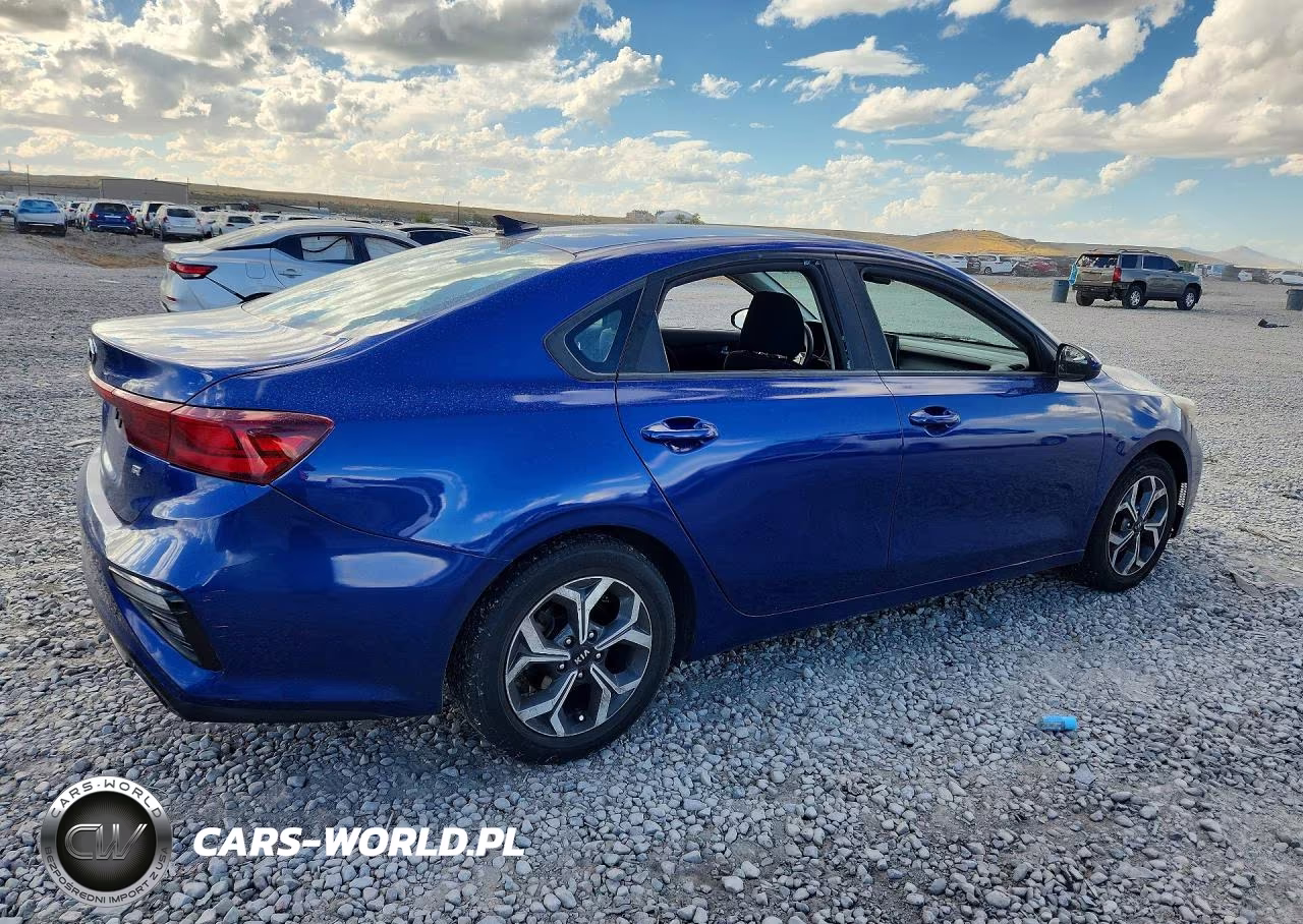 2020 Kia Forte Lxs VIN:3KPF24AD5LE150047 - 3