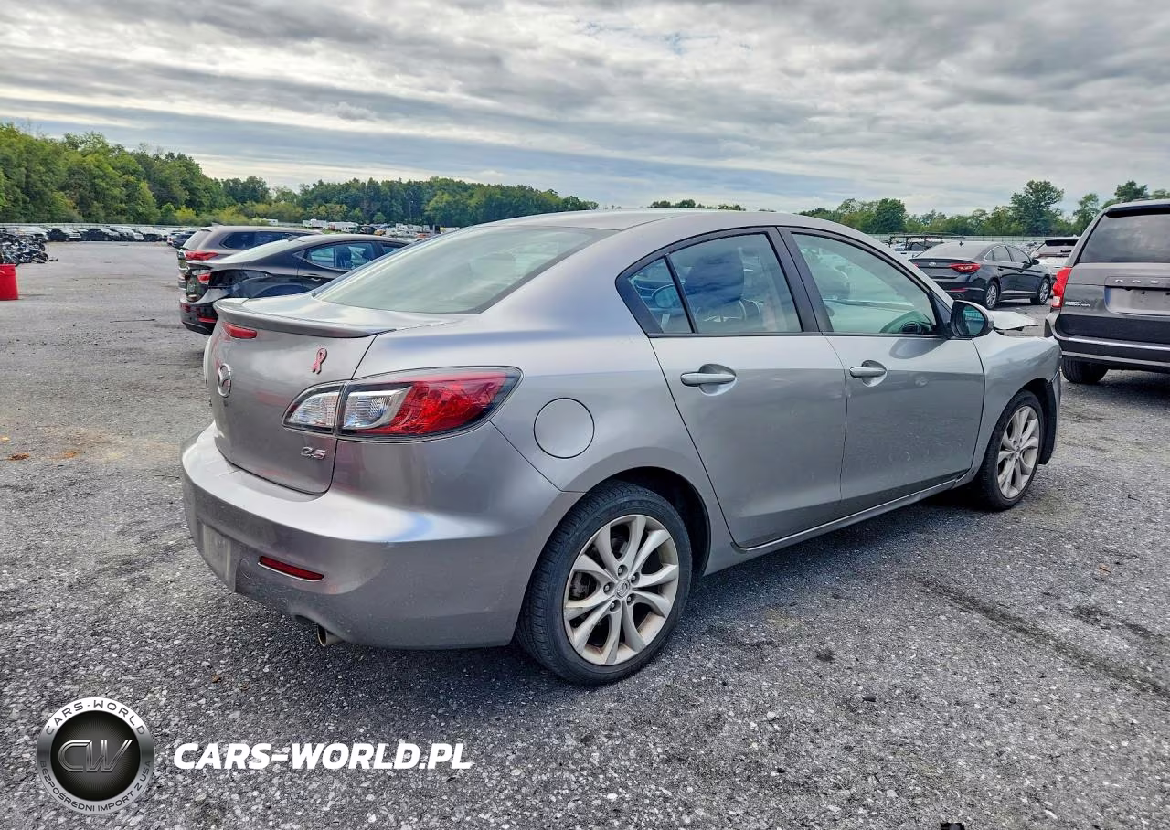 MAZDA 3 S VIN:JM1BL1U56B1385038 - 3