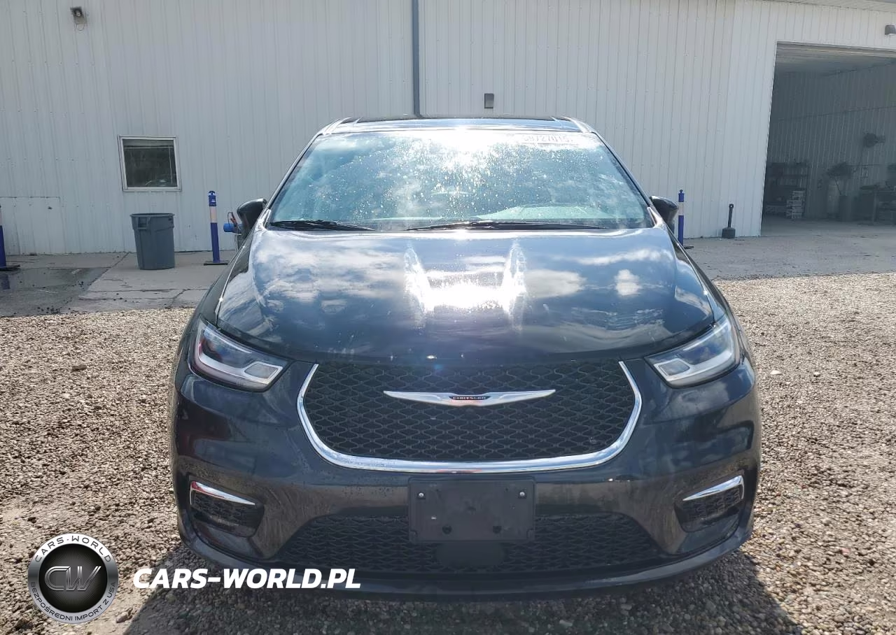 2023 Chrysler Pacifica Hybrid Touring L VIN:2C4RC1L73PR626221 - 5