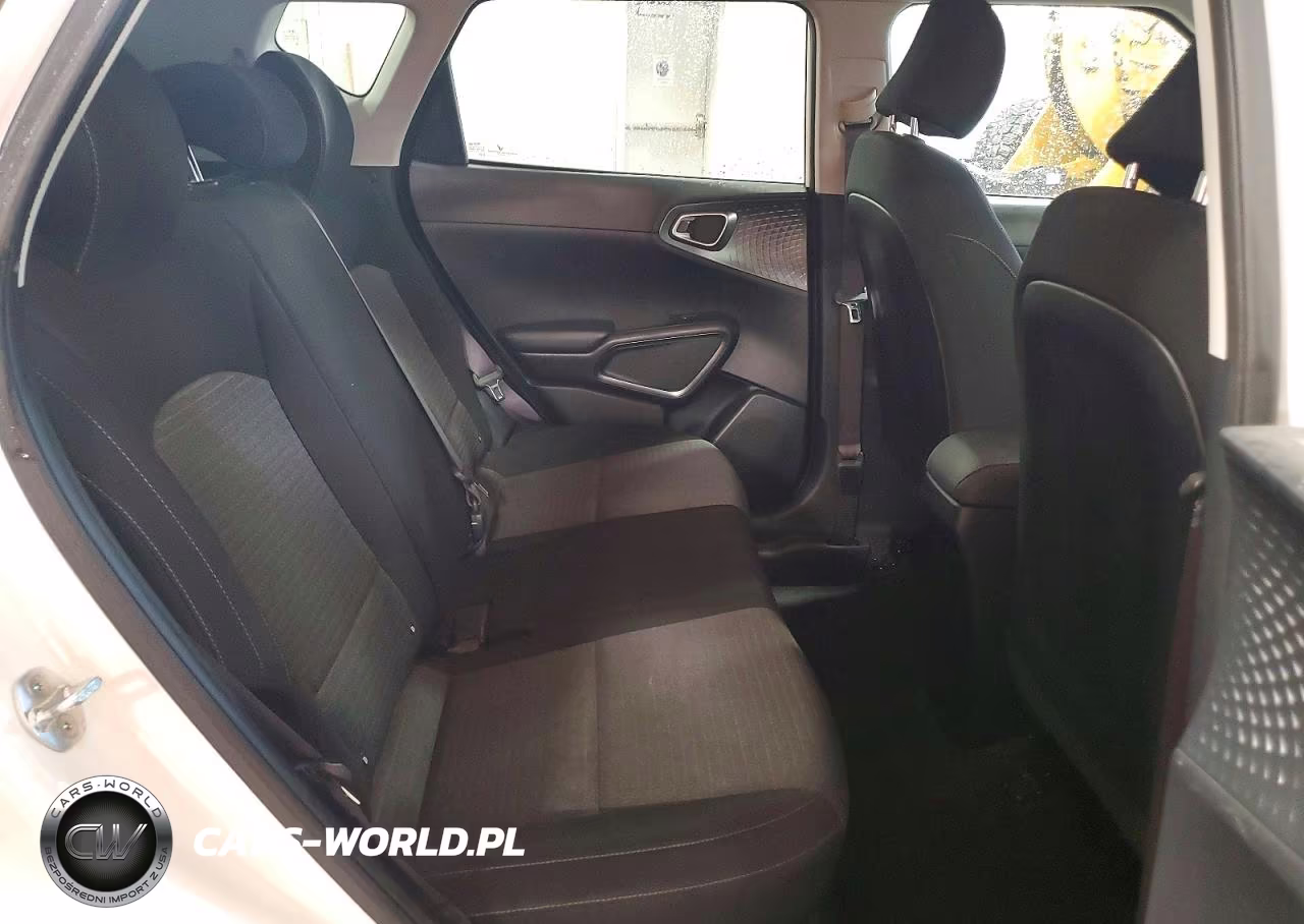 2021 Kia Soul S VIN:KNDJ23AU2M7129842 - 11
