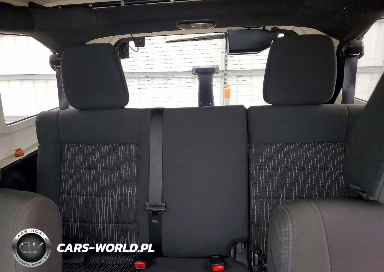 2011 Jeep Wrangler Unlimited Sahara VIN:1J4BA5H16BL604356 - 10