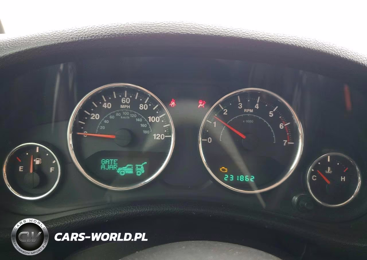 2011 Jeep Wrangler Unlimited Sahara VIN:1J4BA5H16BL604356 - 9