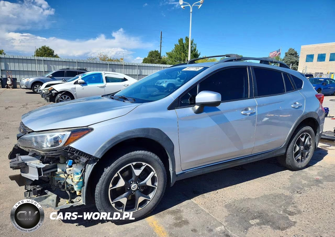 2018 Subaru Crosstrek Premium VIN:JF2GTADCXJH313996 - 1