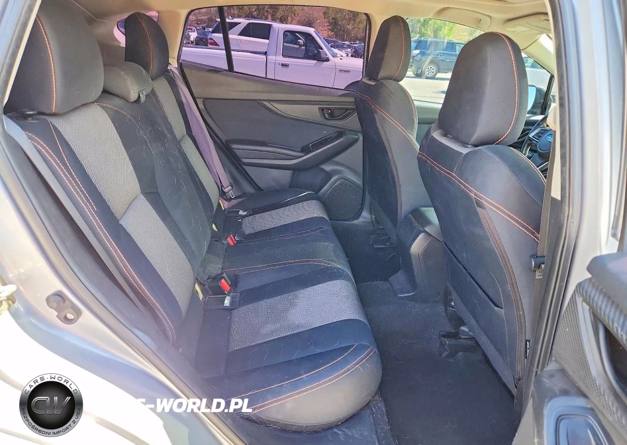 2018 Subaru Crosstrek Premium VIN:JF2GTADCXJH313996 - 10