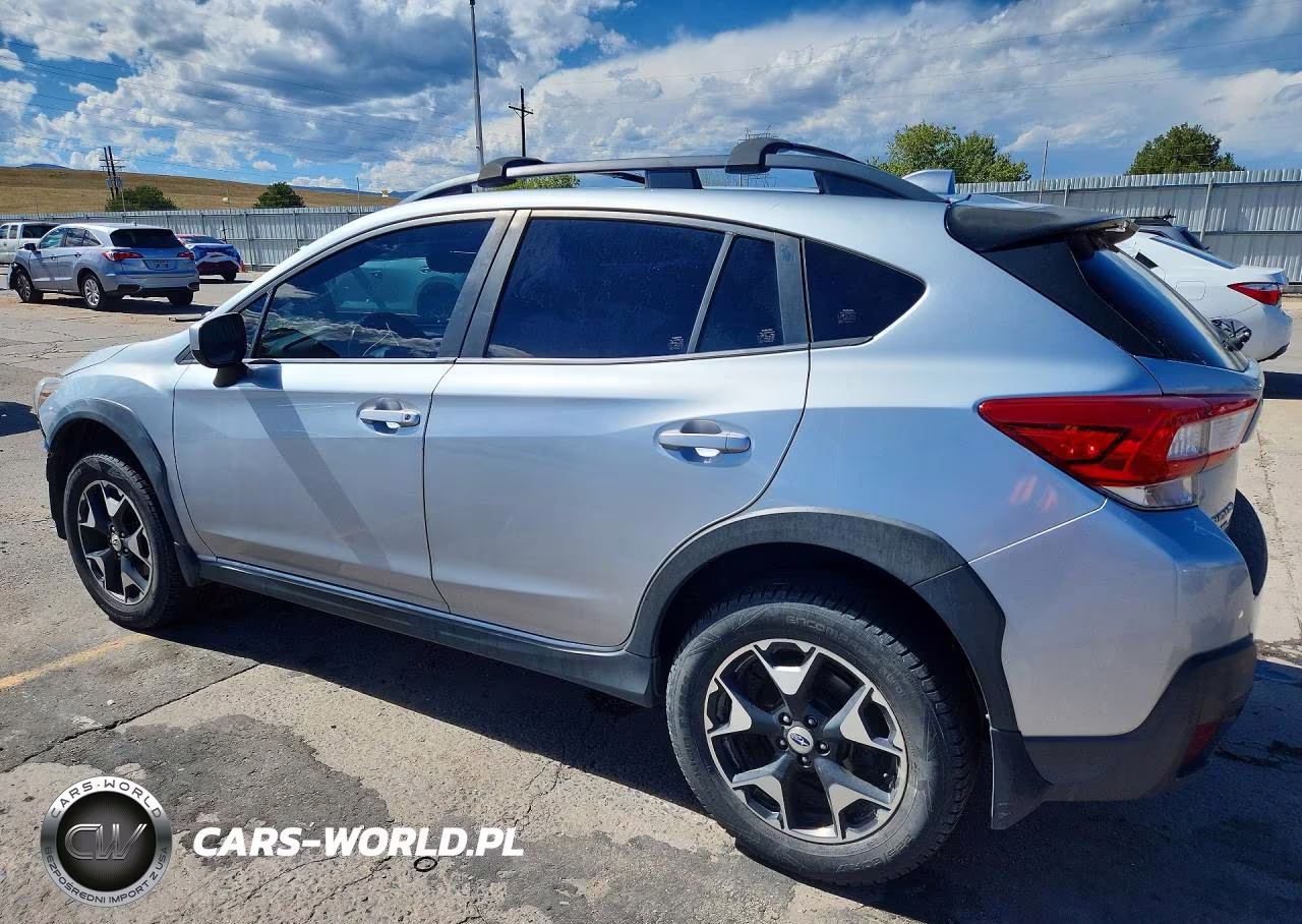 2018 Subaru Crosstrek Premium VIN:JF2GTADCXJH313996 - 2