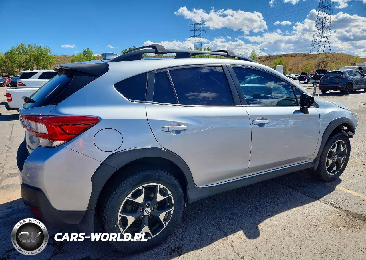 2018 Subaru Crosstrek Premium VIN:JF2GTADCXJH313996 - 3