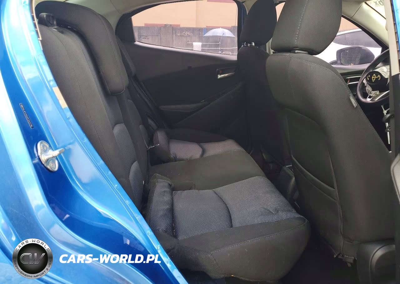 2018 Toyota Yaris Ia Base VIN:3MYDLBYV0JY333716 - 10
