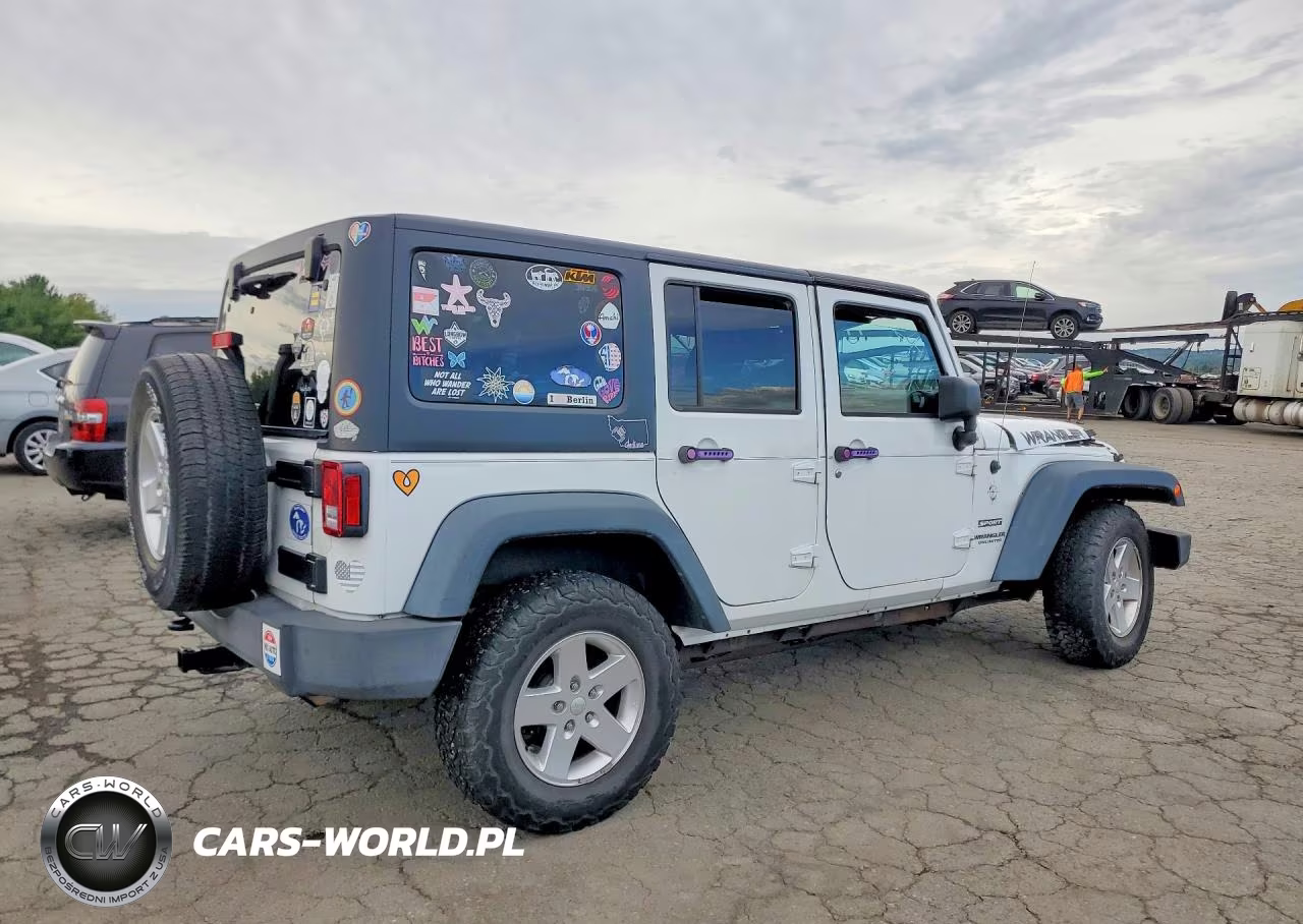 2015 Jeep Wrangler Unlimited Sport VIN:1C4HJWDG8FL528662 - 3