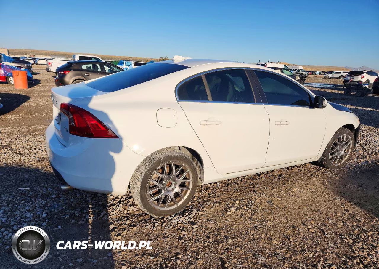 2013 Volvo S60 T5 VIN:YV1612FSXD2225896 - 3