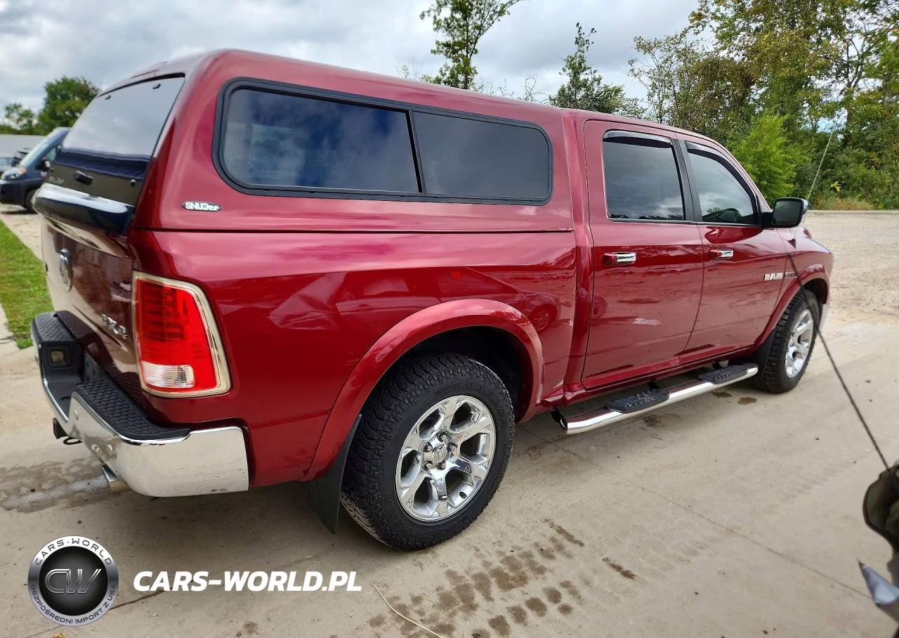 2015 Ram 1500 Laramie VIN:1C6RR7NM7FS665600 - 3