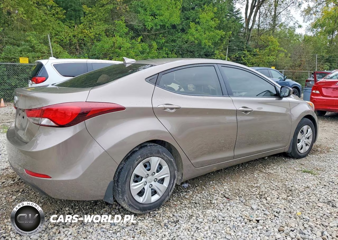 2016 Hyundai Elantra Se VIN:5NPDH4AE6GH670600 - 3