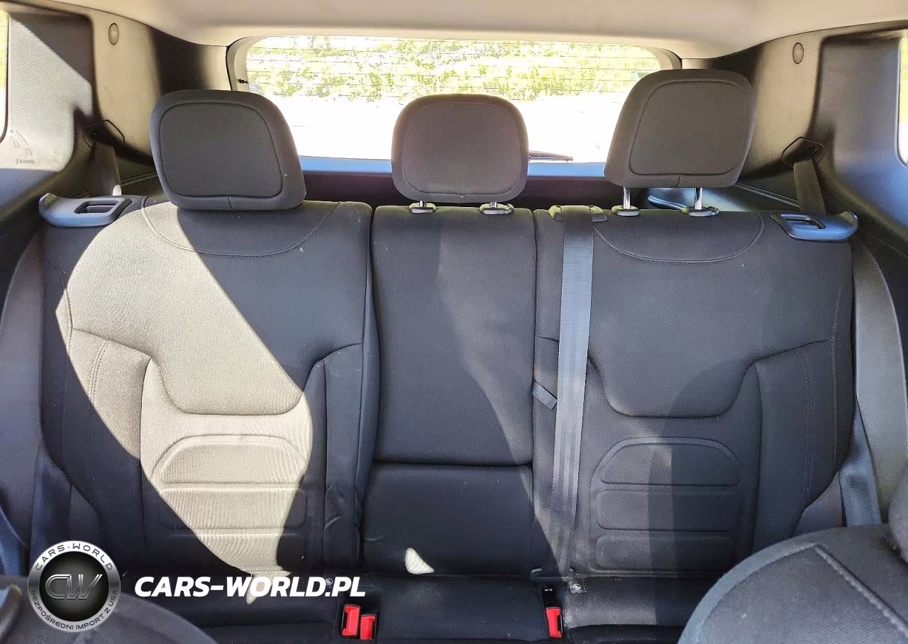 2018 Jeep Renegade Latitude VIN:ZACCJBBB7JPH30312 - 10