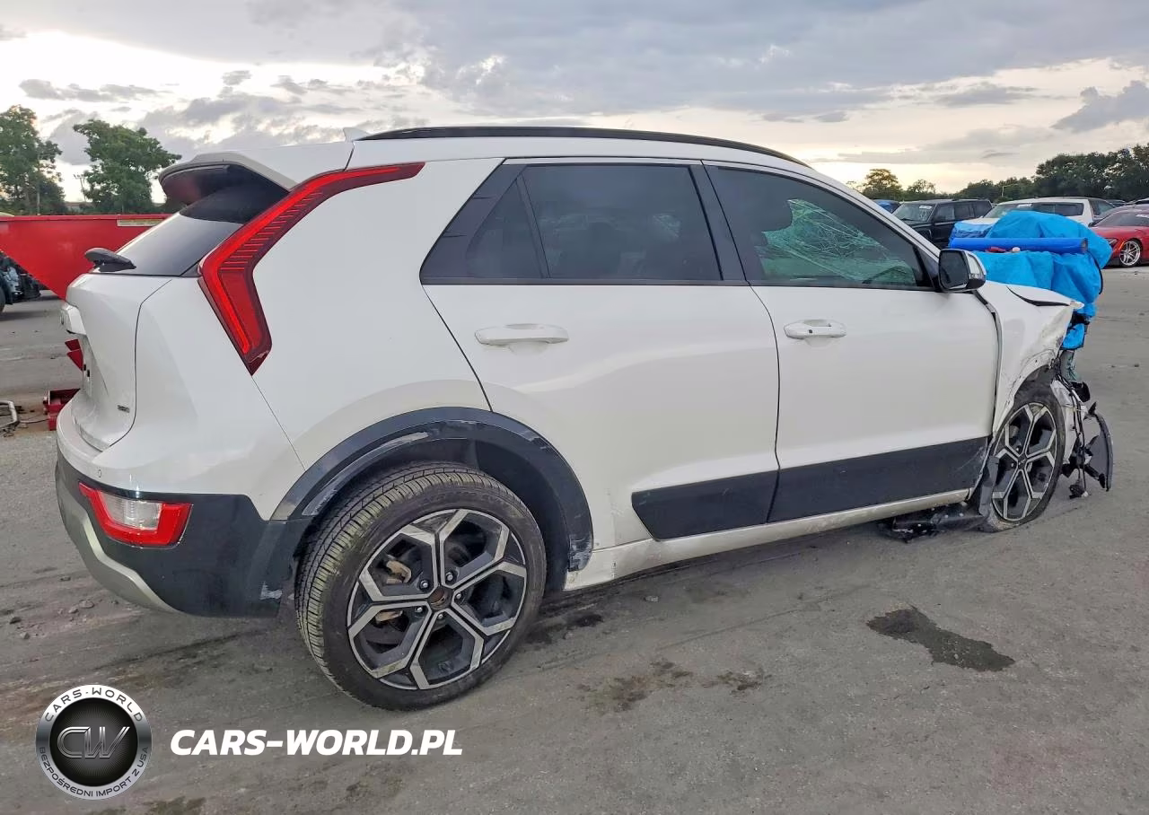 2023 Kia Niro Ex VIN:KNDCR3LE3P5041683 - 3