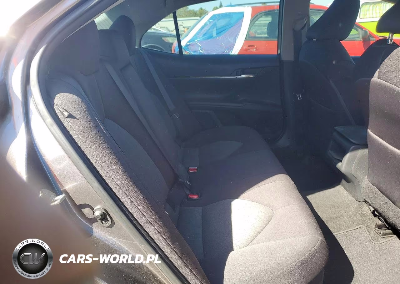 2020 Toyota Camry Le VIN:4T1C31AK4LU013840 - 10
