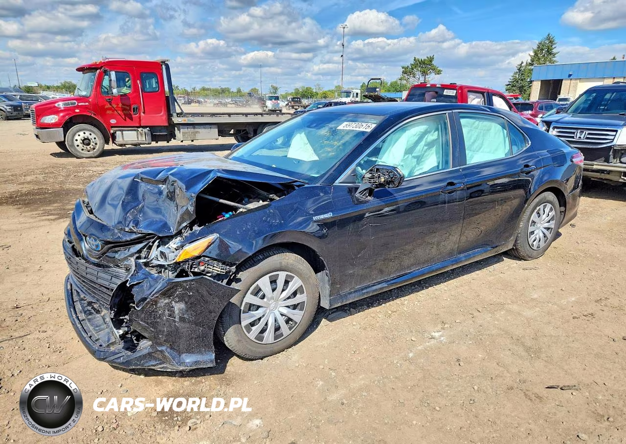 2020 Toyota Camry Le – zdjęcie 1 z 12