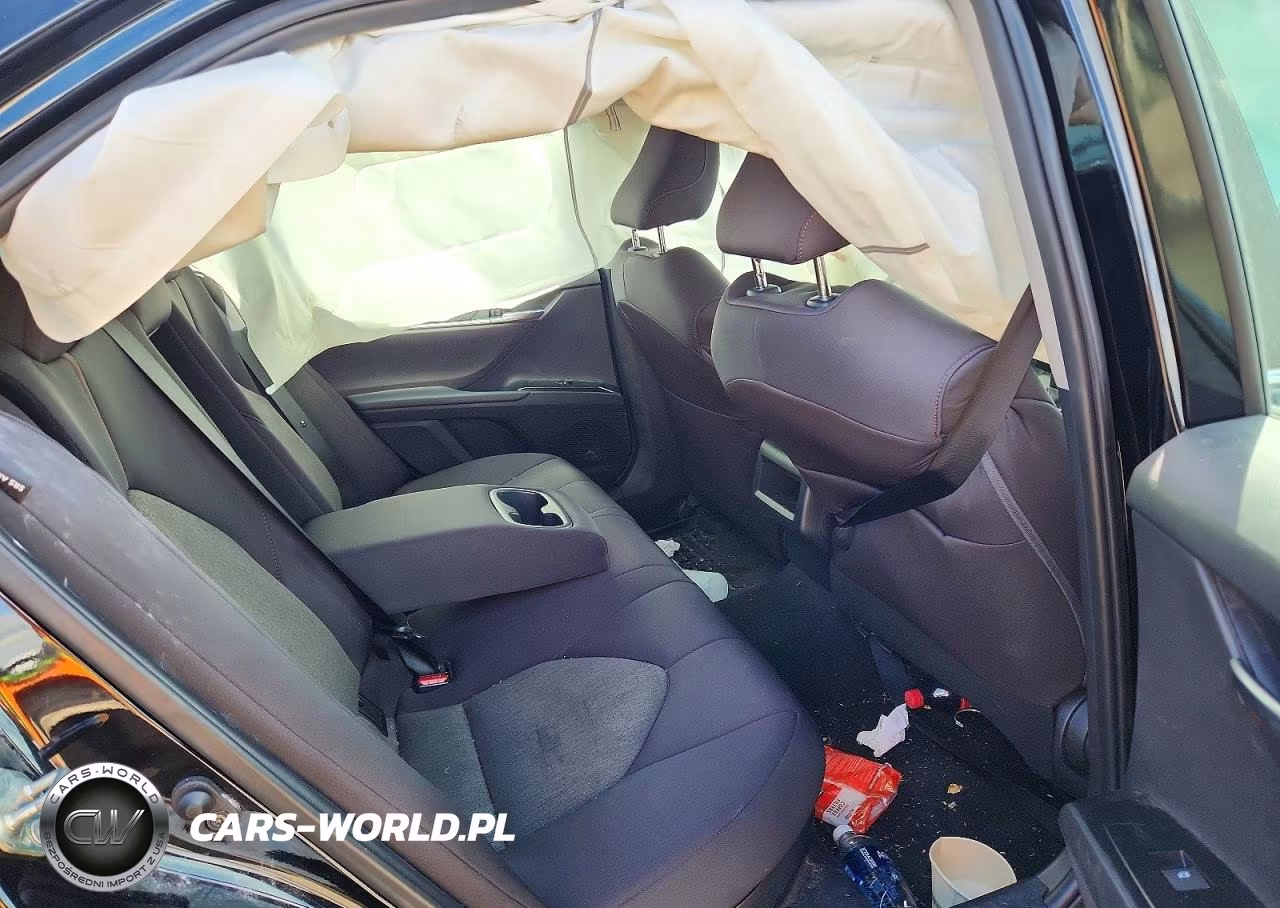 2020 Toyota Camry Le VIN:4T1C31AK1LU542551 - 10