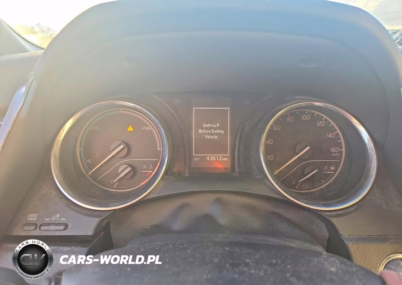 2020 Toyota Camry Le VIN:4T1C31AK1LU542551 - 9