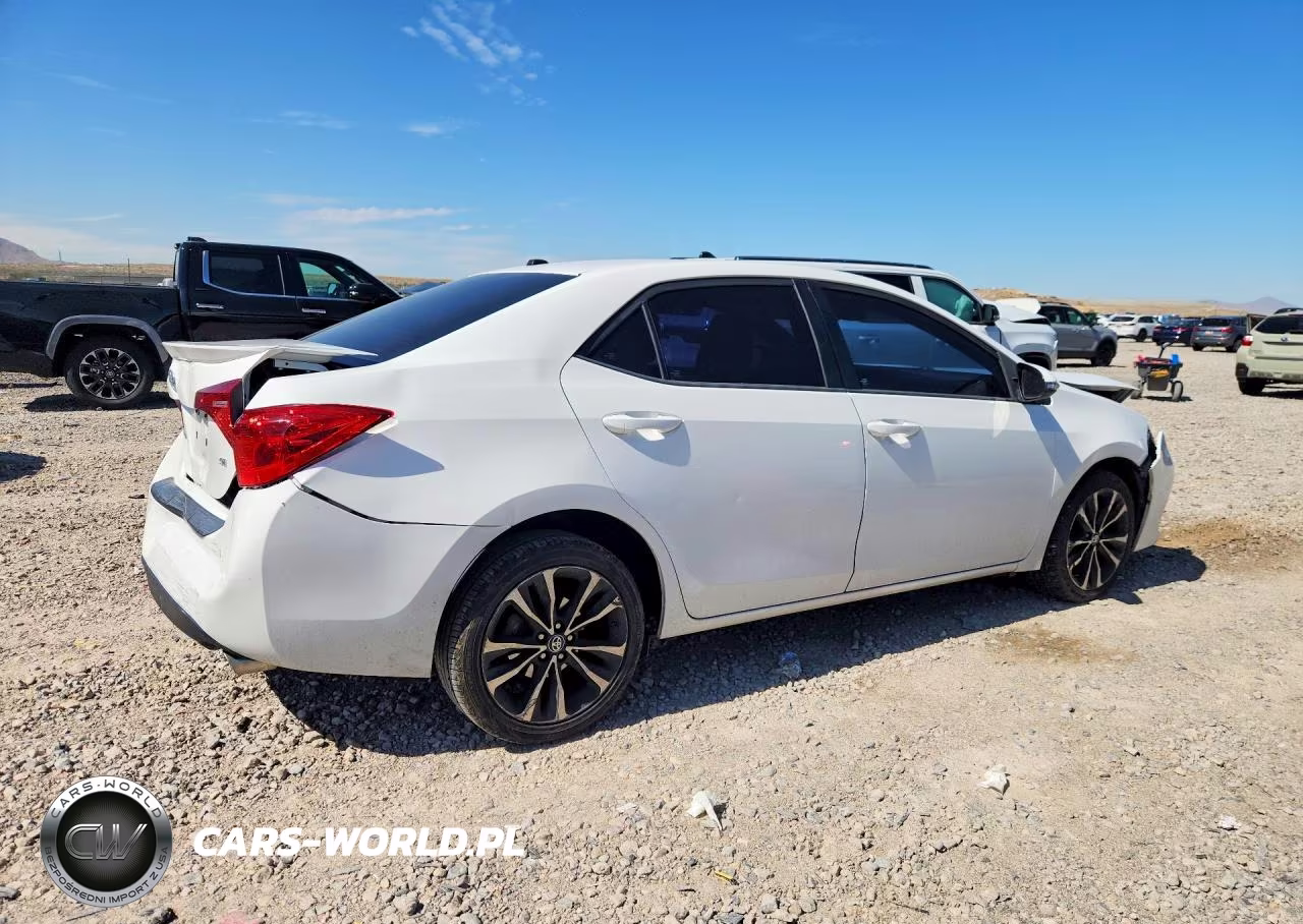 2017 Toyota Corolla Se VIN:5YFBURHE8HP574638 - 3