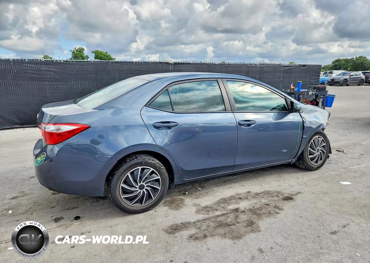 2015 Toyota Corolla Le VIN:2T1BURHE6FC400645 - 3