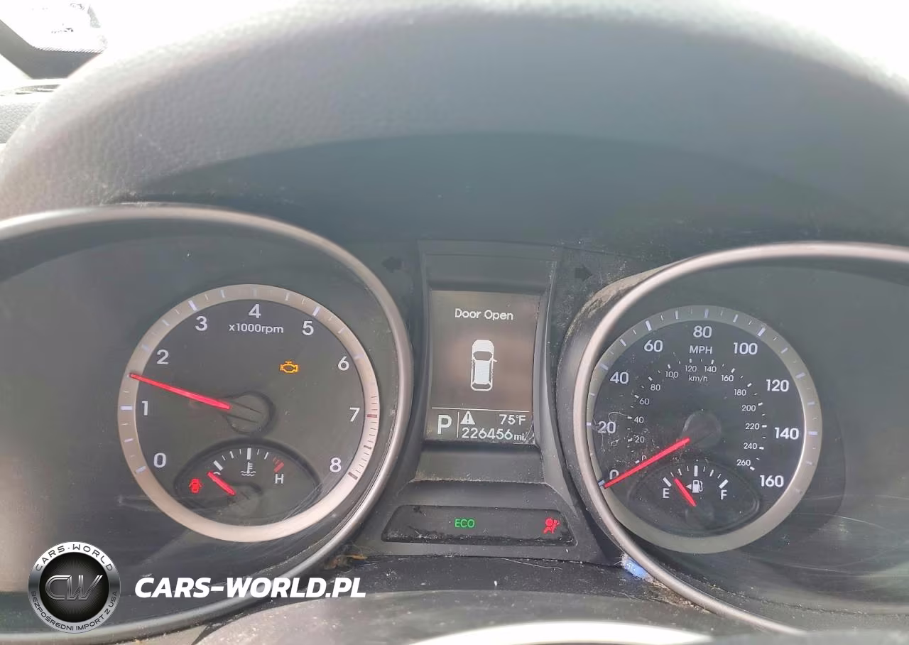 2015 Hyundai Santa Fe Sport 2.4L VIN:5XYZT3LB6FG253601 - 9