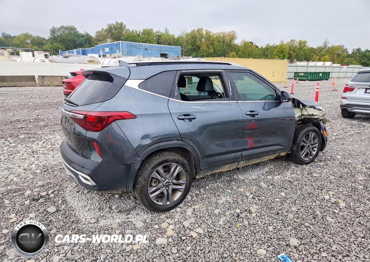 2023 Kia Seltos S VIN:KNDEUCAA6P7447940 - 3