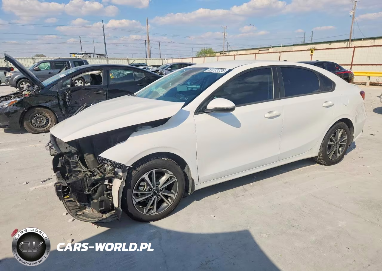 2024 Kia Forte Lxs – zdjęcie 1 z 13