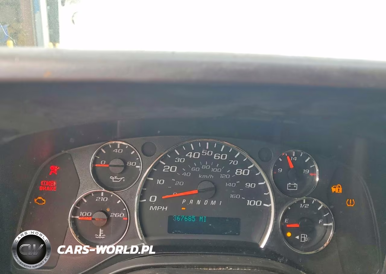 2015 Chevrolet Express G2500 VIN:1GCWGFCF8F1233572 - 9