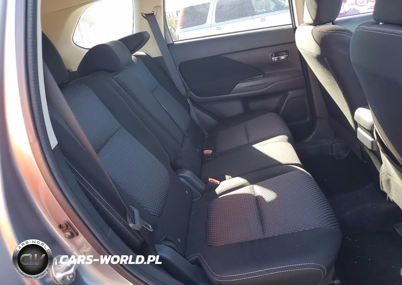 2016 Mitsubishi Outlander Se VIN:JA4AD3A38GZ044668 - 11