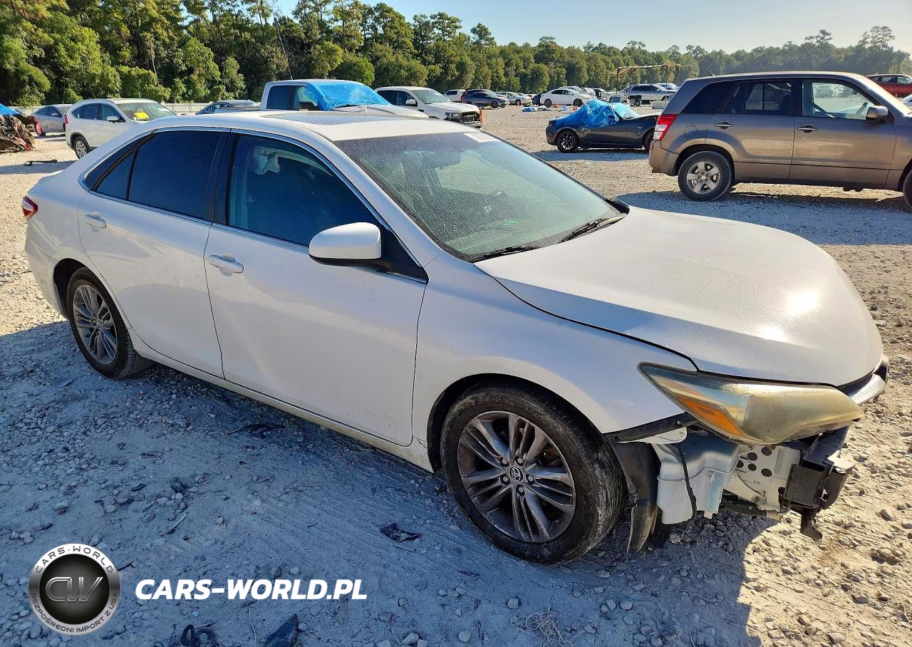 2015 Toyota Camry Se VIN:4T1BF1FK8FU063818 - 4