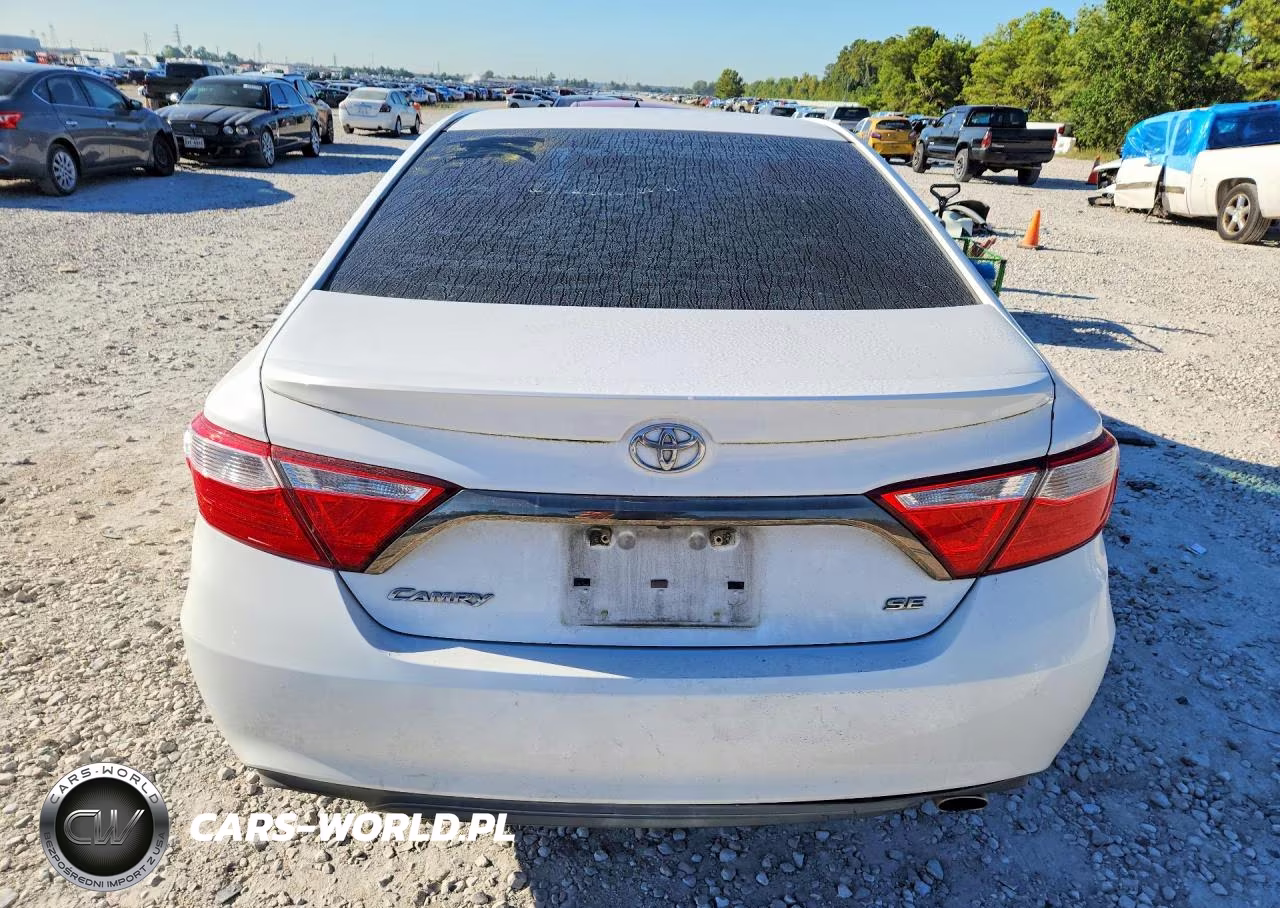 2015 Toyota Camry Se VIN:4T1BF1FK8FU063818 - 6