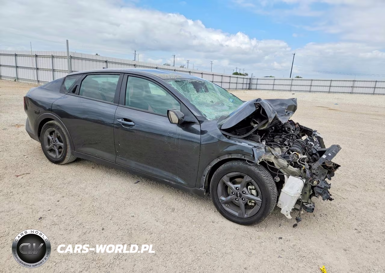 2025 Kia K4 Lxs VIN:3KPFT4DE2SE019934 - 4
