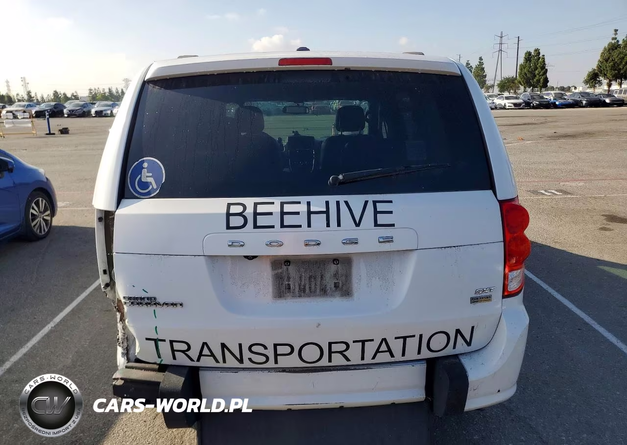 2018 Dodge Grand Caravan Sxt VIN:2C4RDGCG0JR192461 - 6