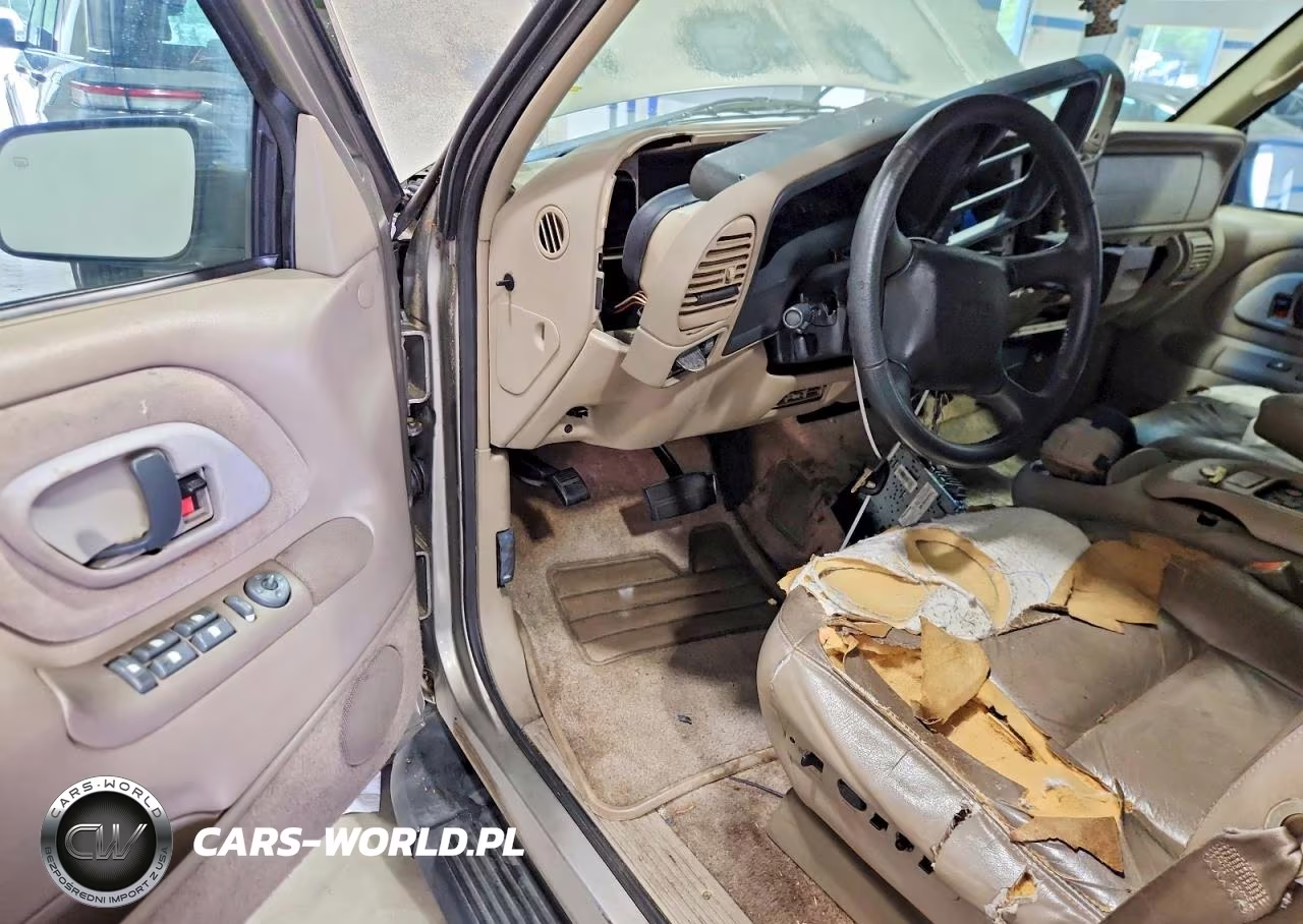 1999 GMC Suburban VIN:1GKFK16R1XJ707097 - 8