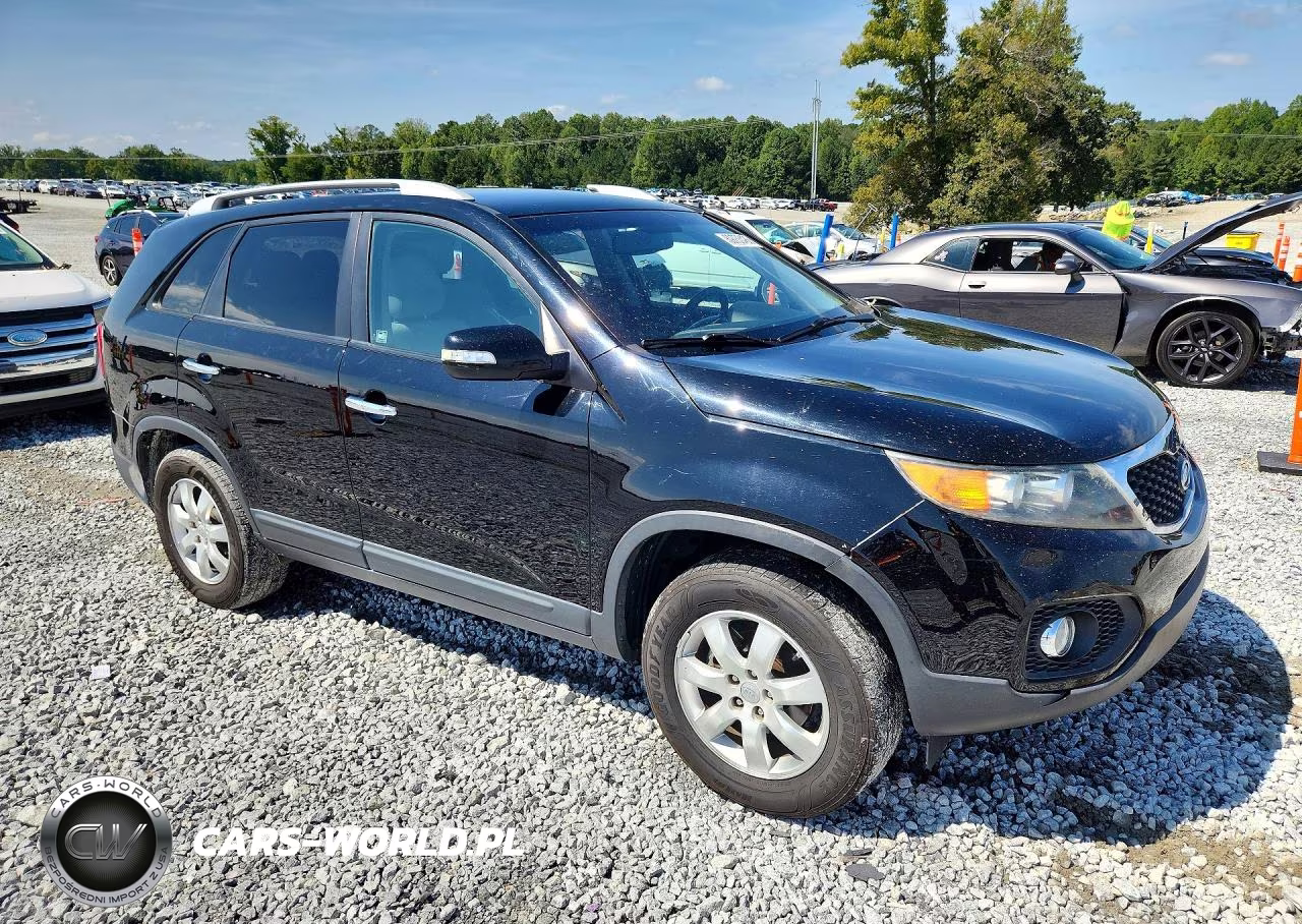 2011 Kia Sorento Lx VIN:5XYKT4A19BG151835 - 4
