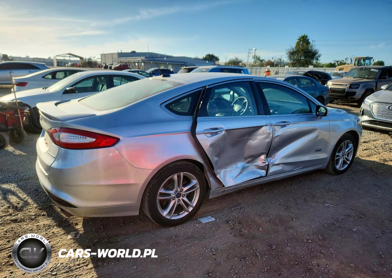 2015 Ford Fusion Titanium Phev VIN:3FA6P0SU2FR253390 - 3
