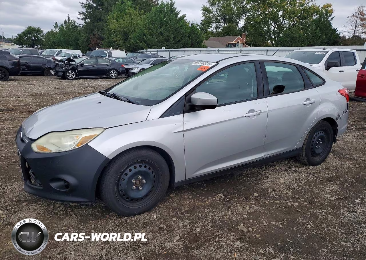 2012 Ford Focus Se VIN:1FAHP3F28CL179812 - 1