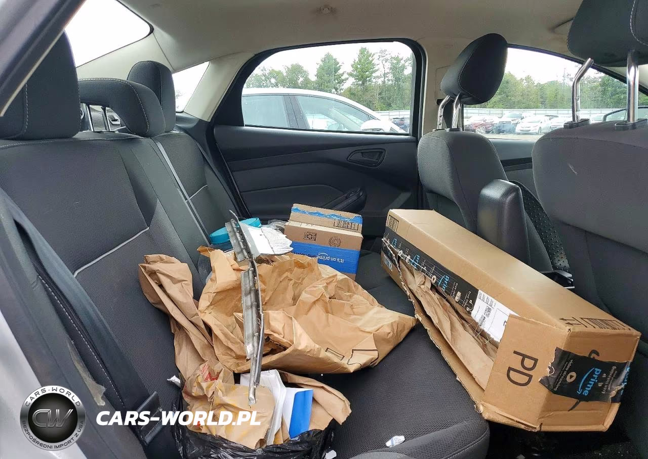 2012 Ford Focus Se VIN:1FAHP3F28CL179812 - 10