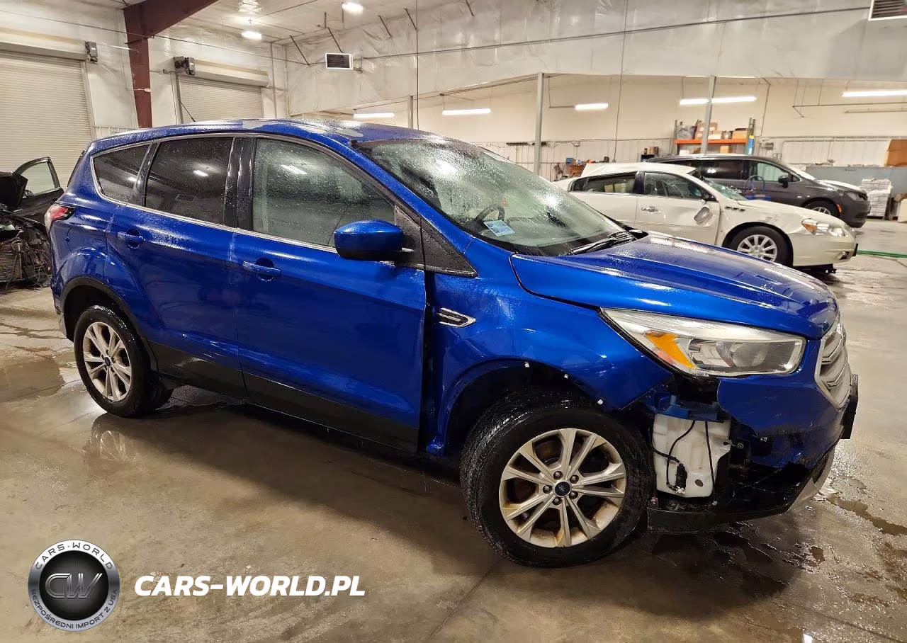 2017 Ford Escape Se VIN:1FMCU9GD8HUC66896 - 4