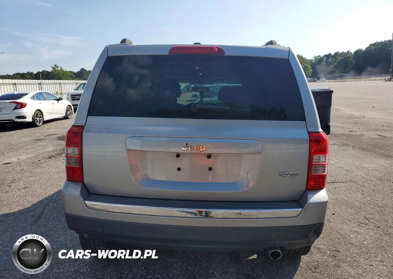 2016 Jeep Patriot Latitude VIN:1C4NJPFA2GD536589 - 6