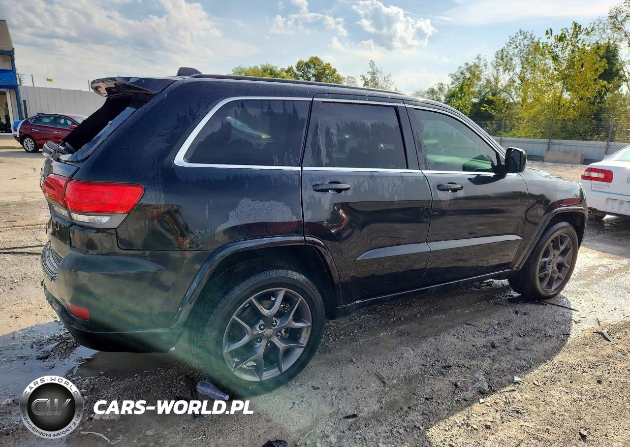 2014 Jeep Grand Cherokee Laredo VIN:1C4RJFAG5EC571590 - 3
