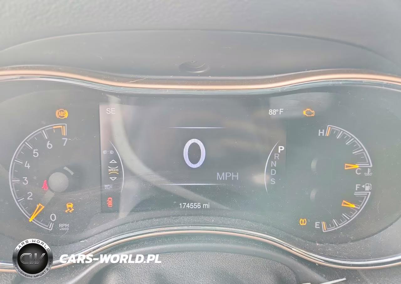 2014 Jeep Grand Cherokee Laredo VIN:1C4RJFAG5EC571590 - 9