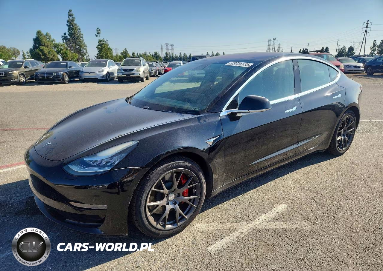 2018 Tesla Model 3 – zdjęcie 1 z 12