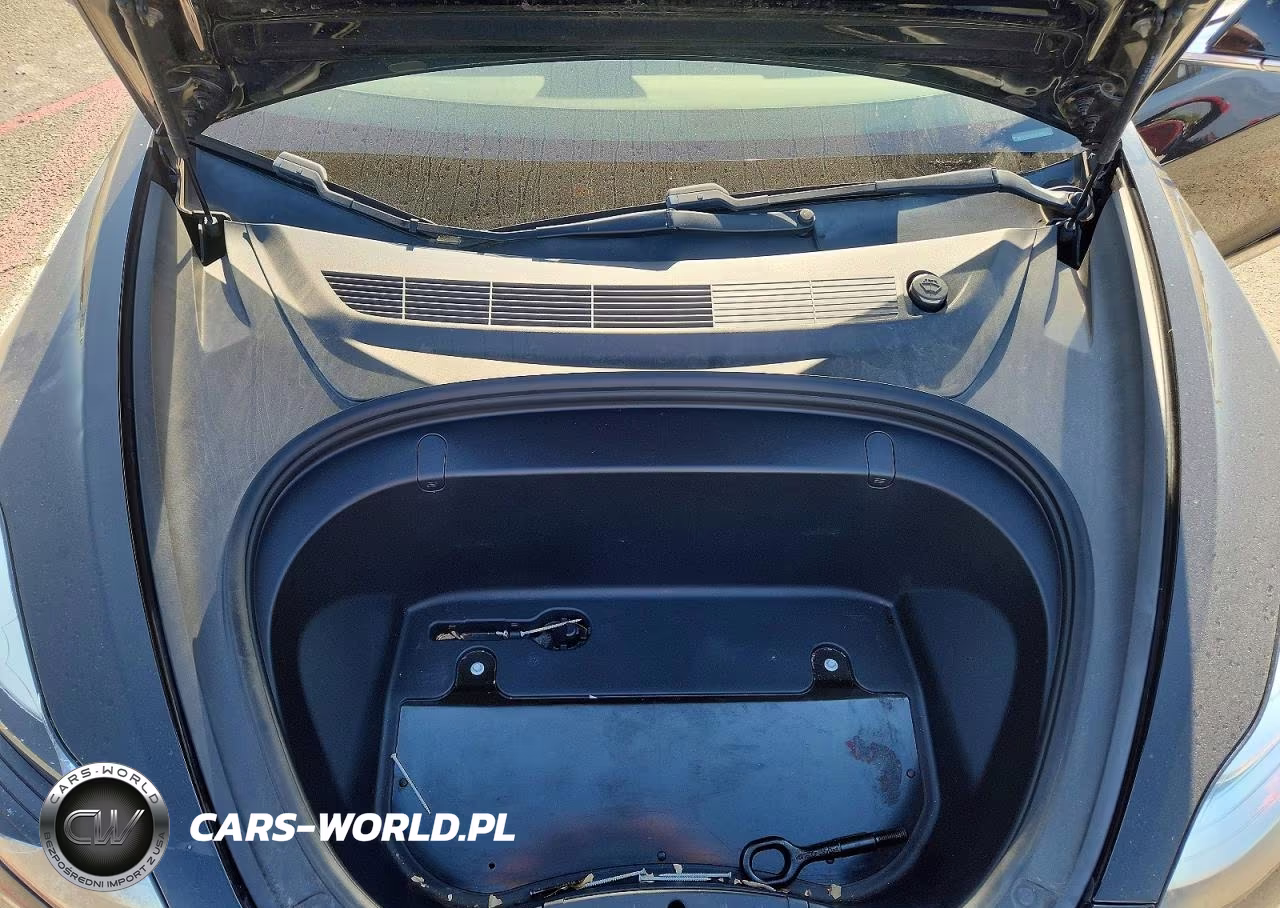 2018 Tesla Model 3 VIN:5YJ3E1EB7JF083833 - 11
