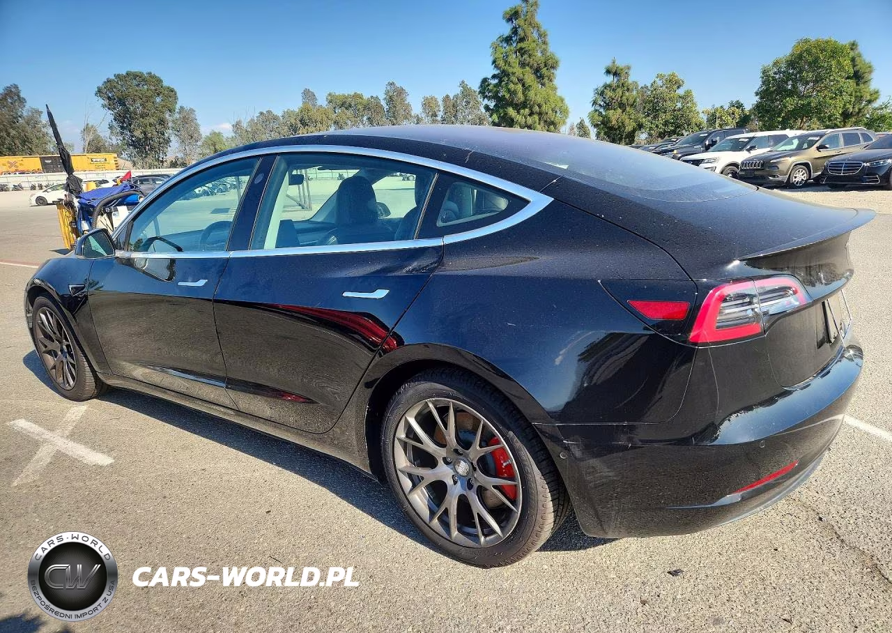 2018 Tesla Model 3 VIN:5YJ3E1EB7JF083833 - 2