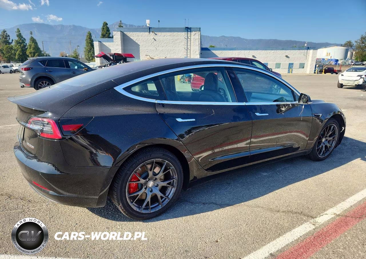 2018 Tesla Model 3 VIN:5YJ3E1EB7JF083833 - 3