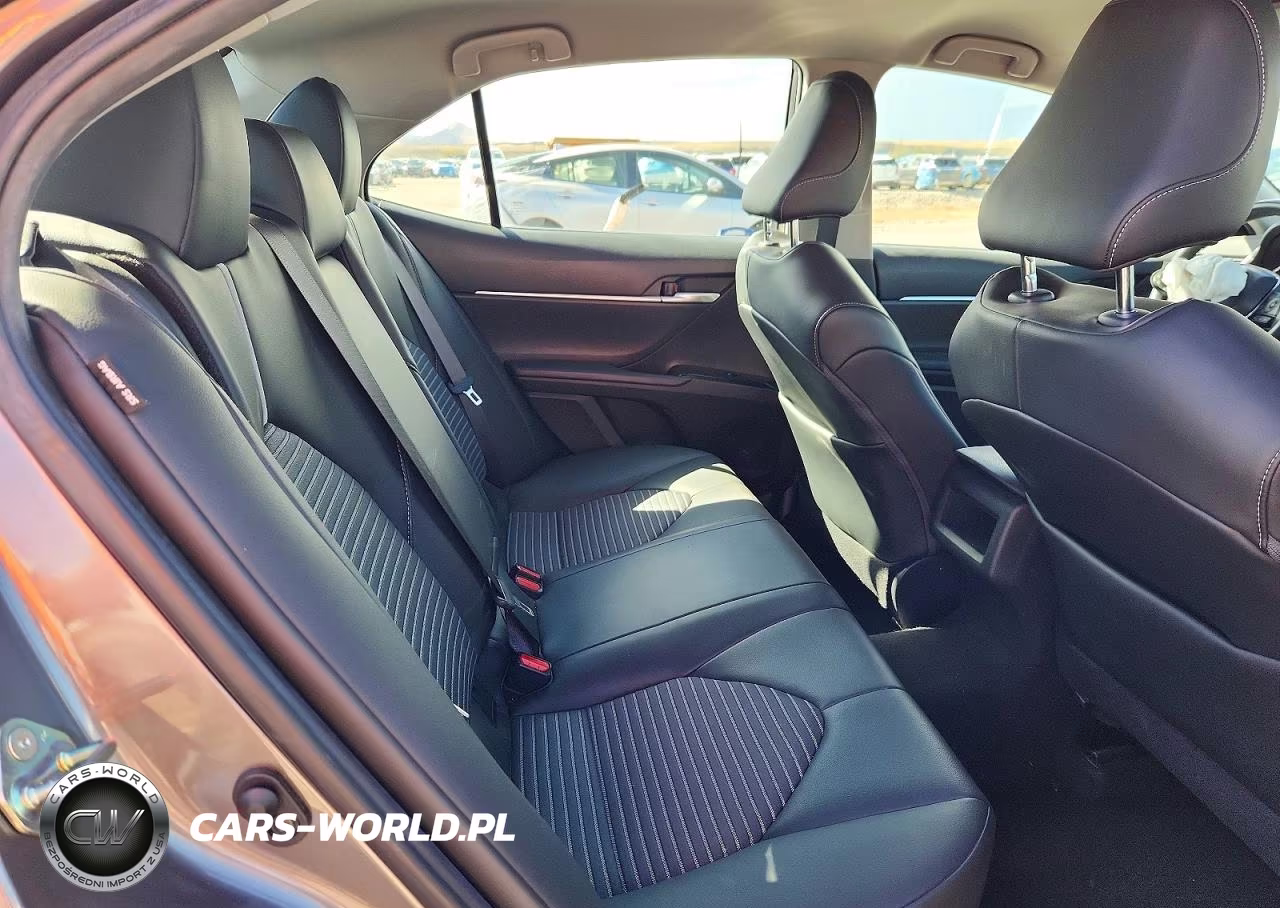2020 Toyota Camry Se VIN:4T1G11AK8LU344007 - 10