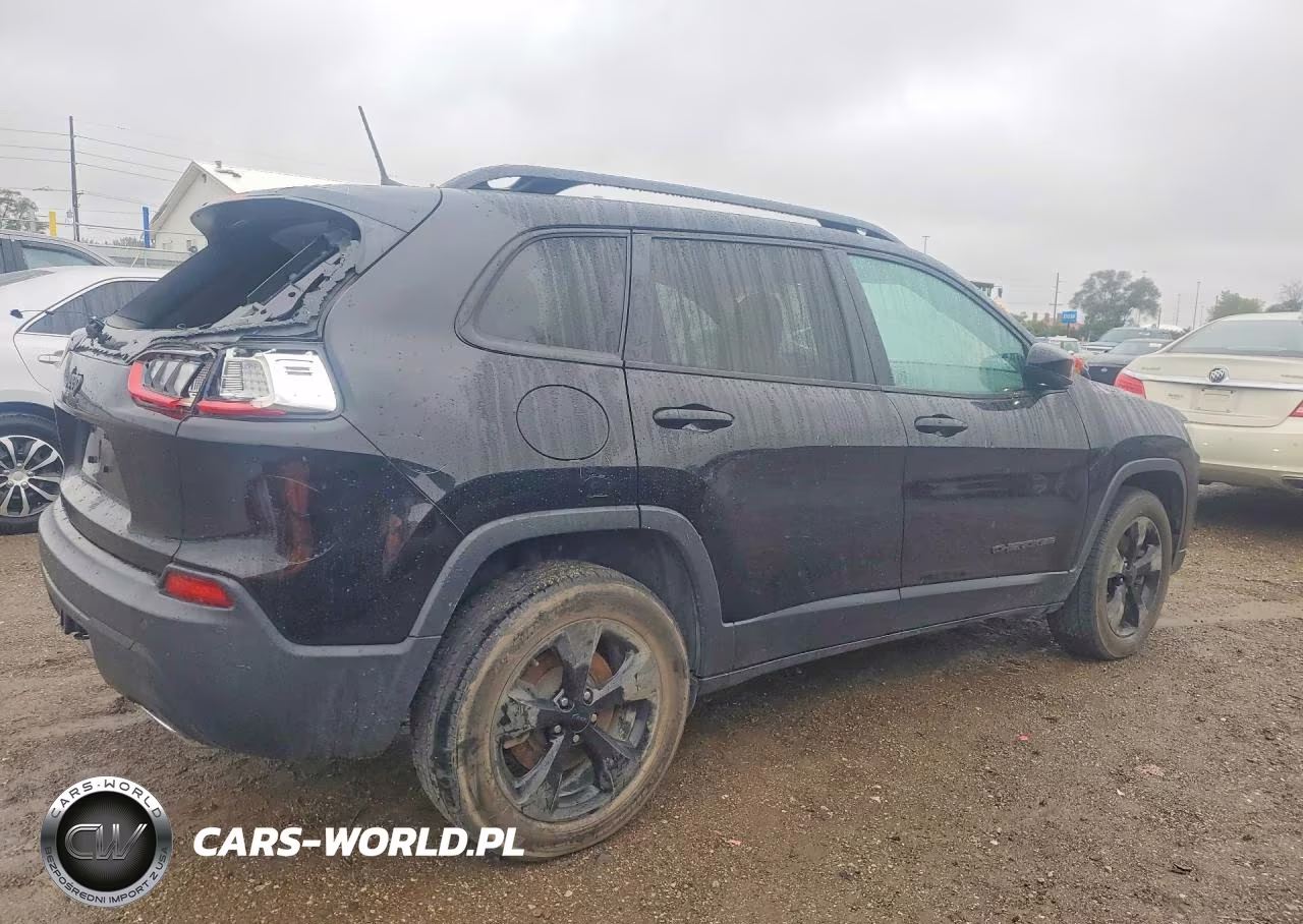 2020 Jeep Cherokee Latitude Plus VIN:1C4PJMLX9LD640572 - 3