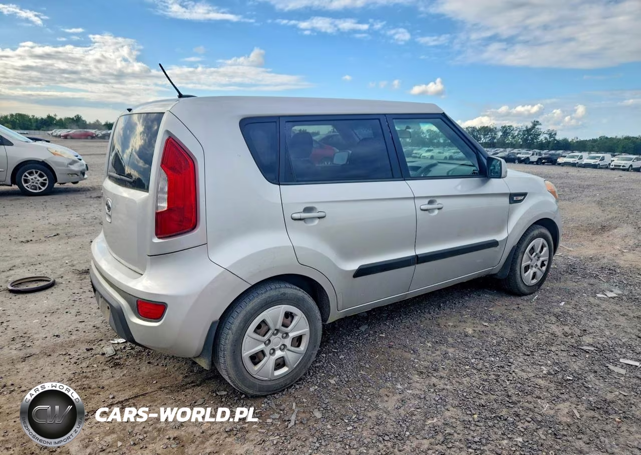 2012 Kia Soul Base VIN:KNDJT2A51C7395321 - 3