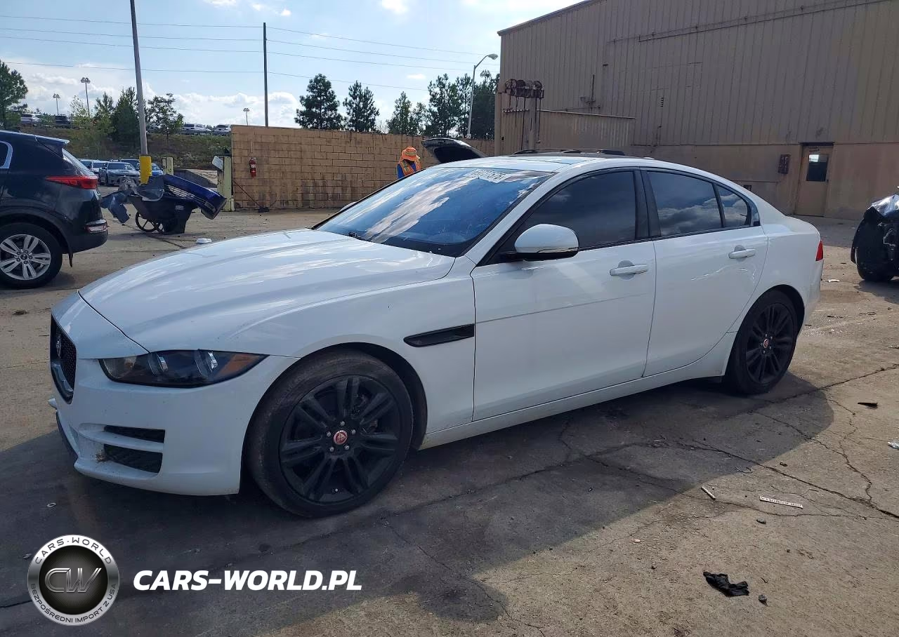 2017 Jaguar Xe Prestige – zdjęcie 1 z 12