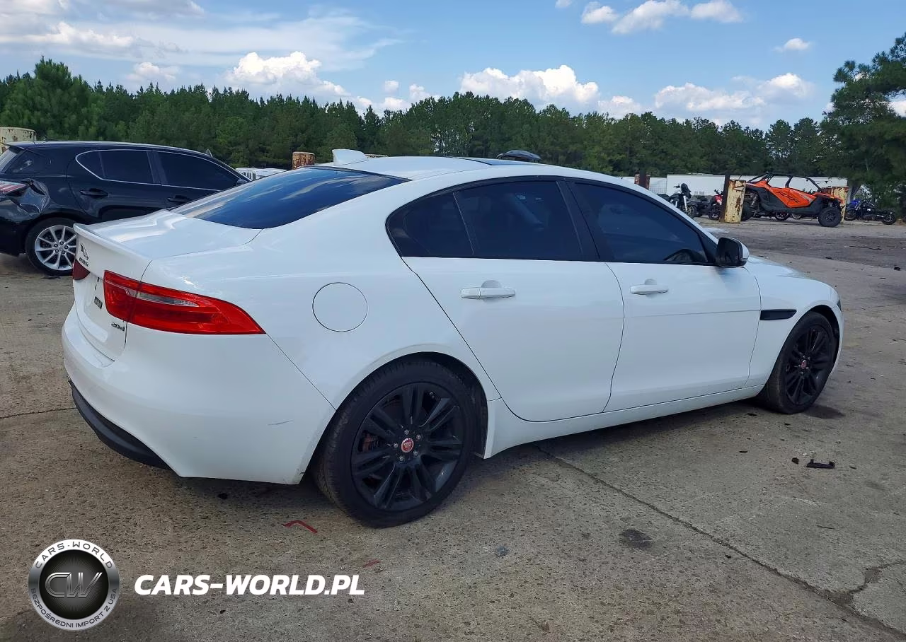 2017 Jaguar Xe Prestige VIN:SAJAE4BN5HA968625 - 3